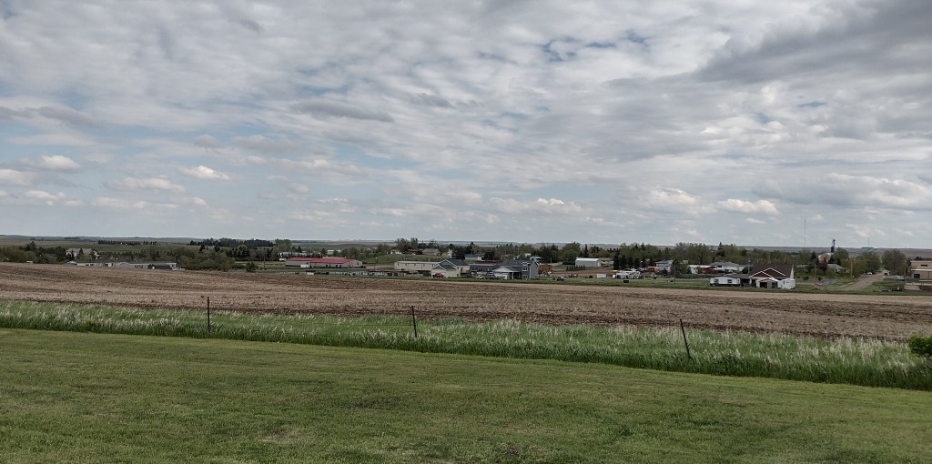What Kind Of People Moved To New England North Dakota During The 2007-2014 Oil Boom ?